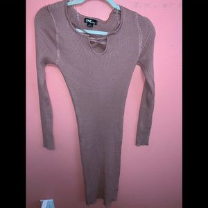 Medium dress// reaches knee